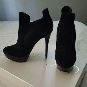 NIB Joan & David black suede high heel booties 7.5